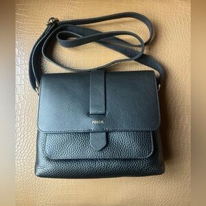Fossil Kinley Small Leather Crossbody Bag With Strap Black $150